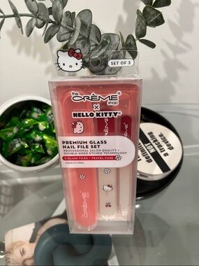 The Crème Shop x Hello Kitty Premium Glass Nail File Set (Pink)